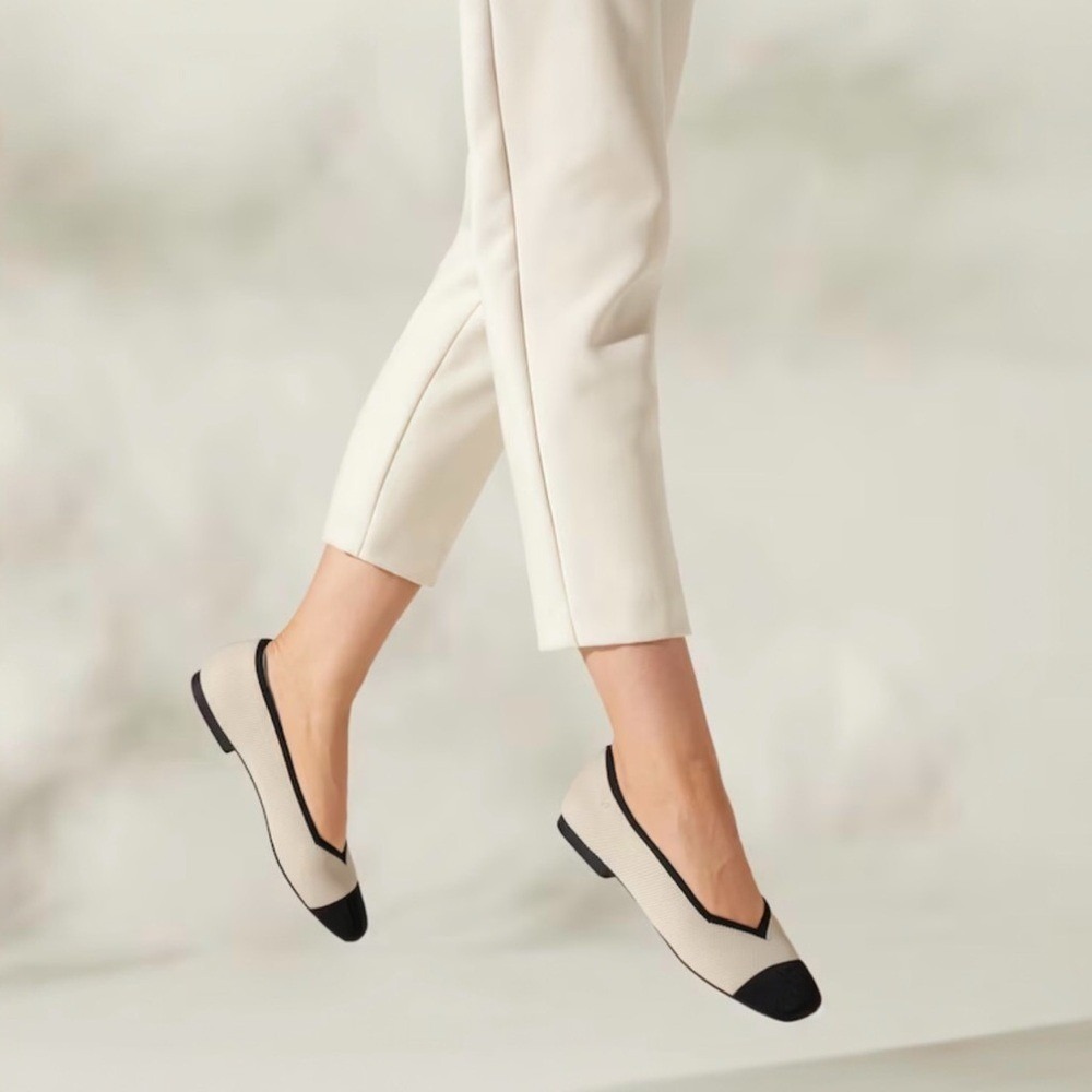 Classic Two-Tone Women's Ballet Flats - Beige and Black